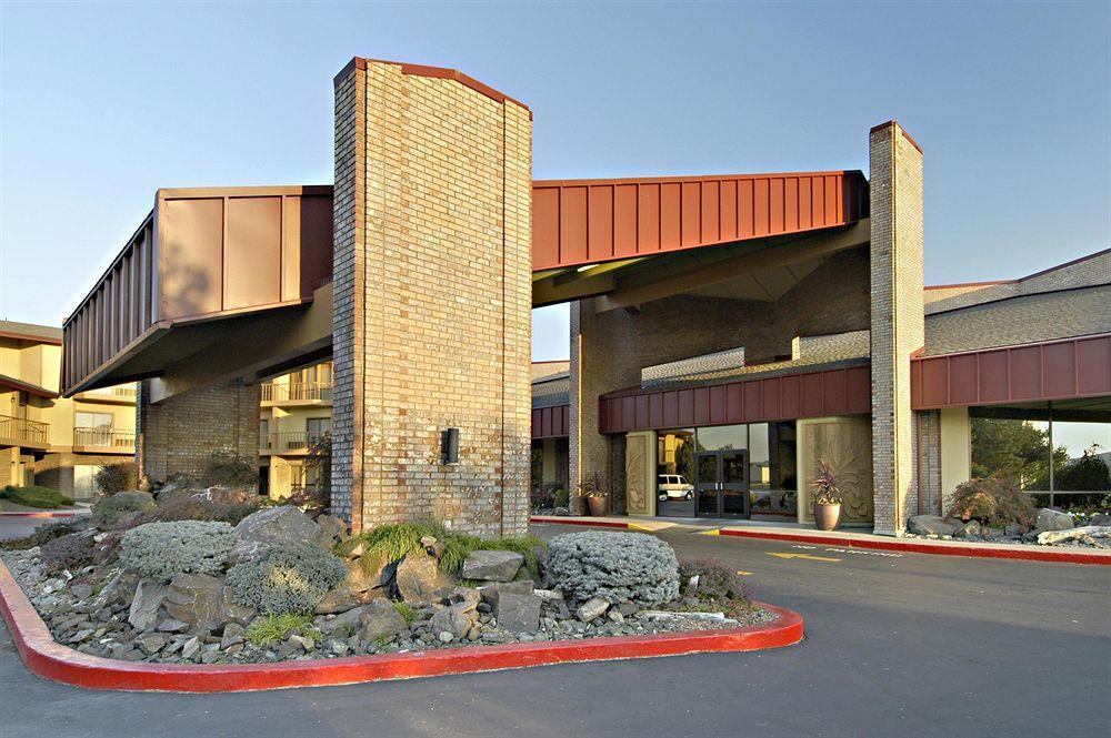 Red Lion Hotel Pasco Airport & Conference Center Esterno foto